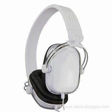 Noise-canceling headphones for laptop